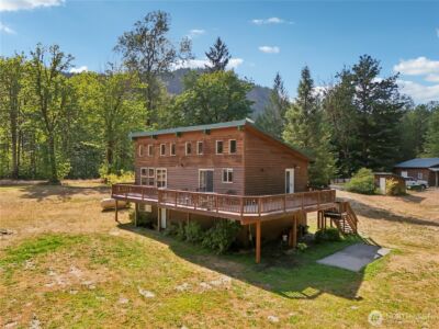 14341 State Route 530 , Concrete, WA 98237