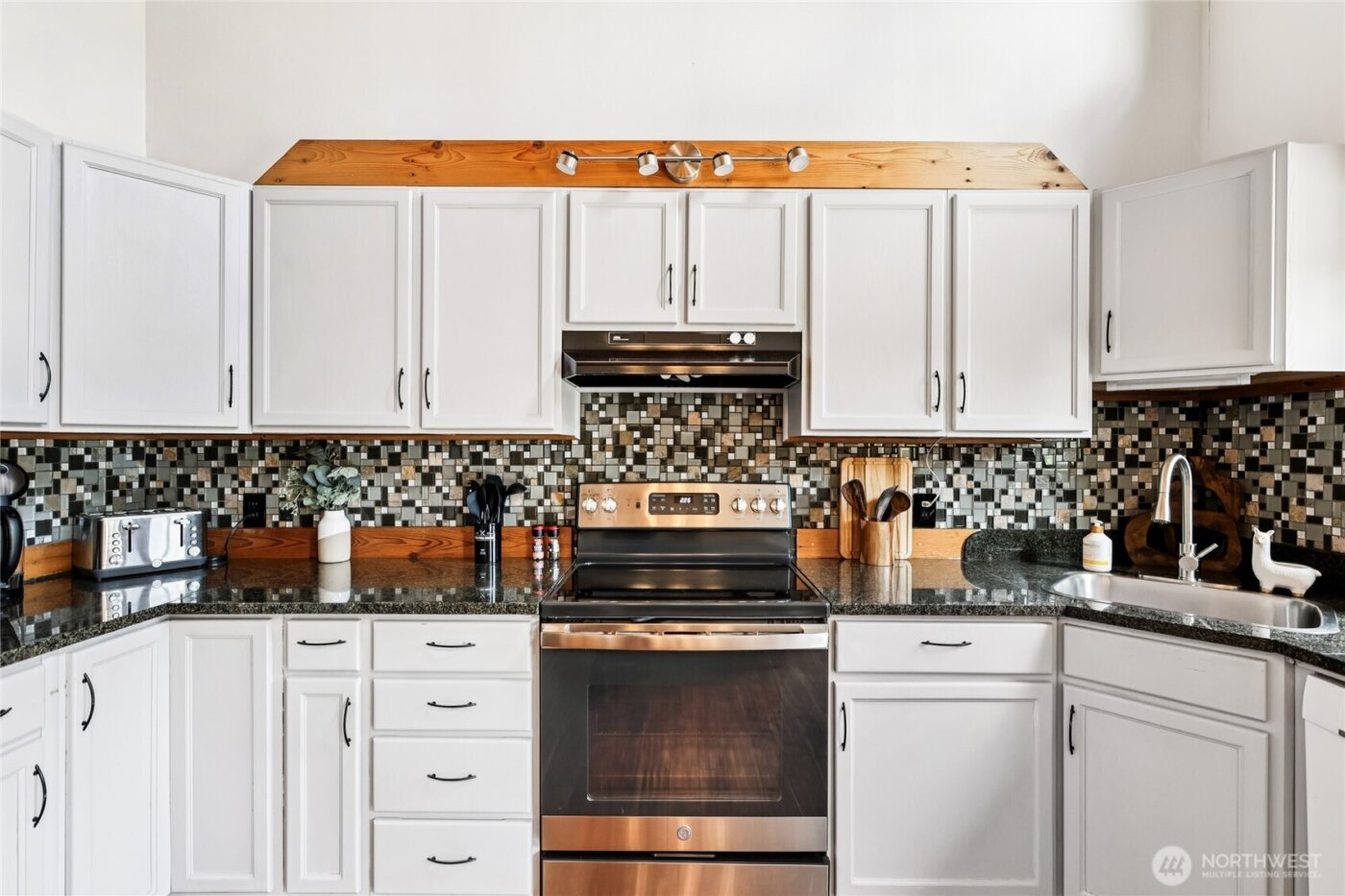 14341 State Route 530 , Concrete, WA 98237