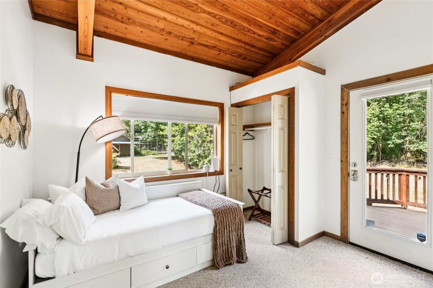 14341 State Route 530 , Concrete, WA 98237