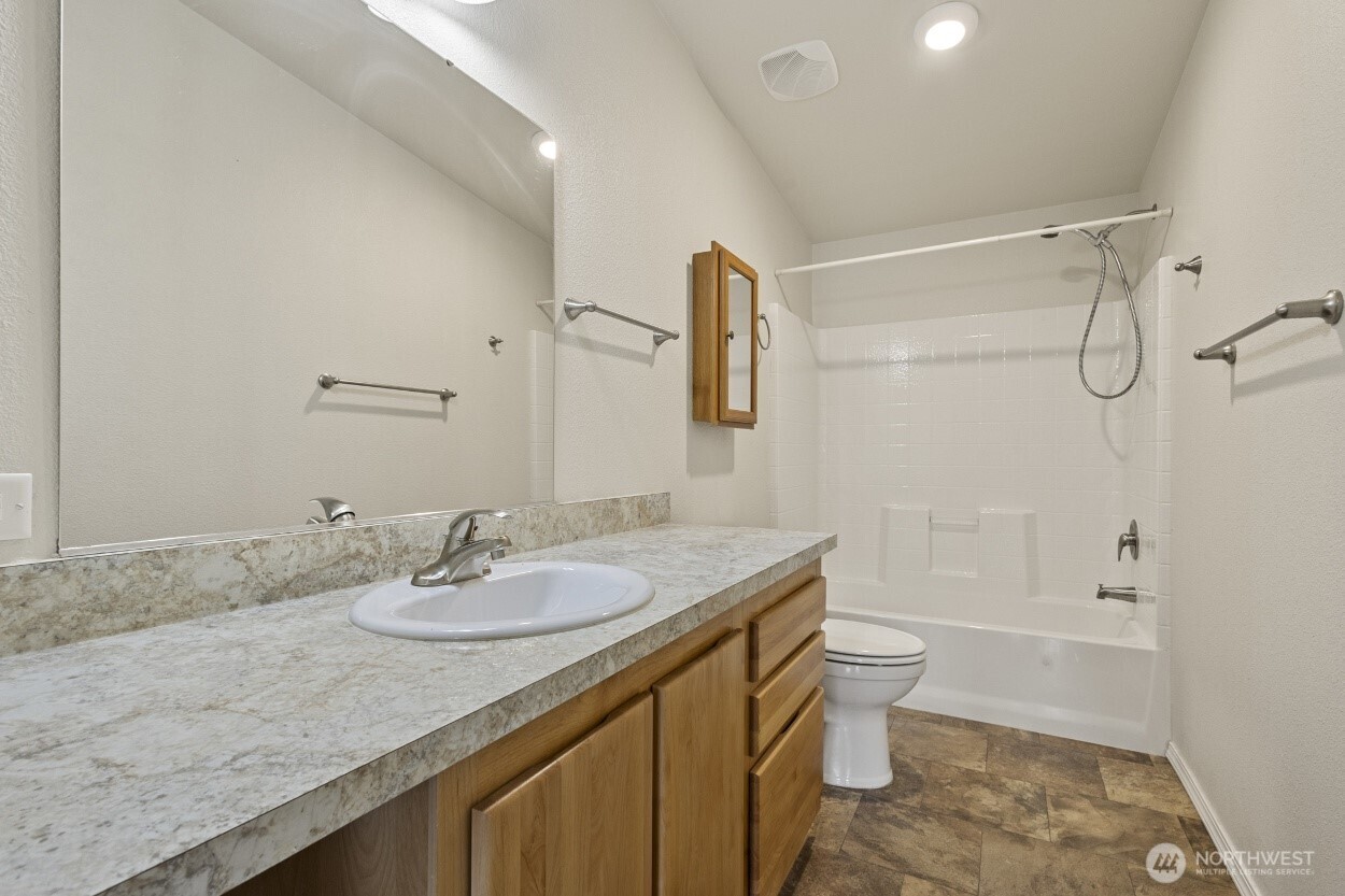 886 Carriage Court , Sedro Woolley, WA 98284