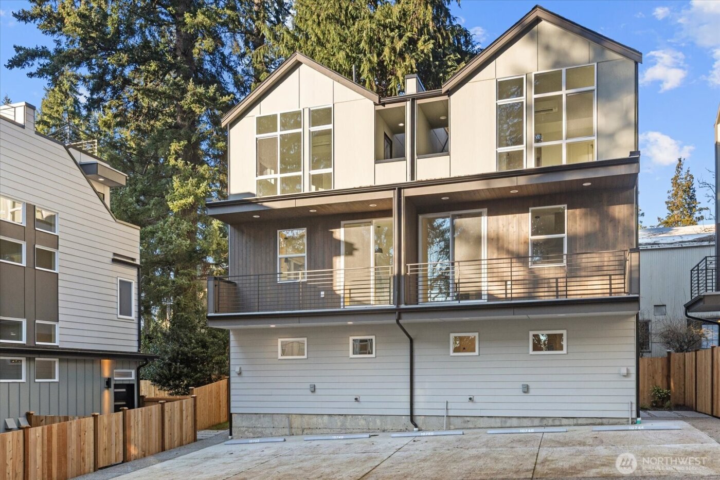 10746 Interlake Avenue N, Seattle, WA 98133