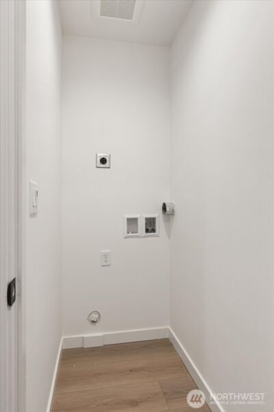 10746 Interlake Avenue N, Seattle, WA 98133 - Photo 11