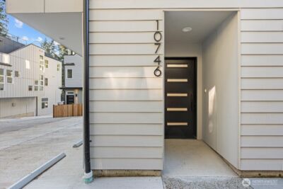 10746 Interlake Avenue N, Seattle, WA 98133 - Photo 2