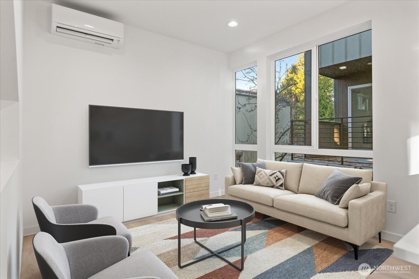 10746 Interlake Avenue N, Seattle, WA 98133