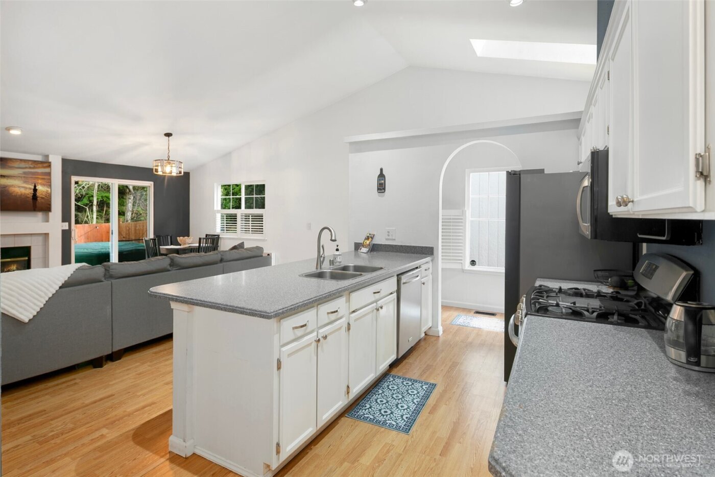 8215 1st Street SE, Lake Stevens, WA 98258-3392