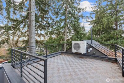 10736 Interlake Avenue N, Seattle, WA 98133 - Photo 13