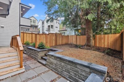 10736 Interlake Avenue N, Seattle, WA 98133 - Photo 14