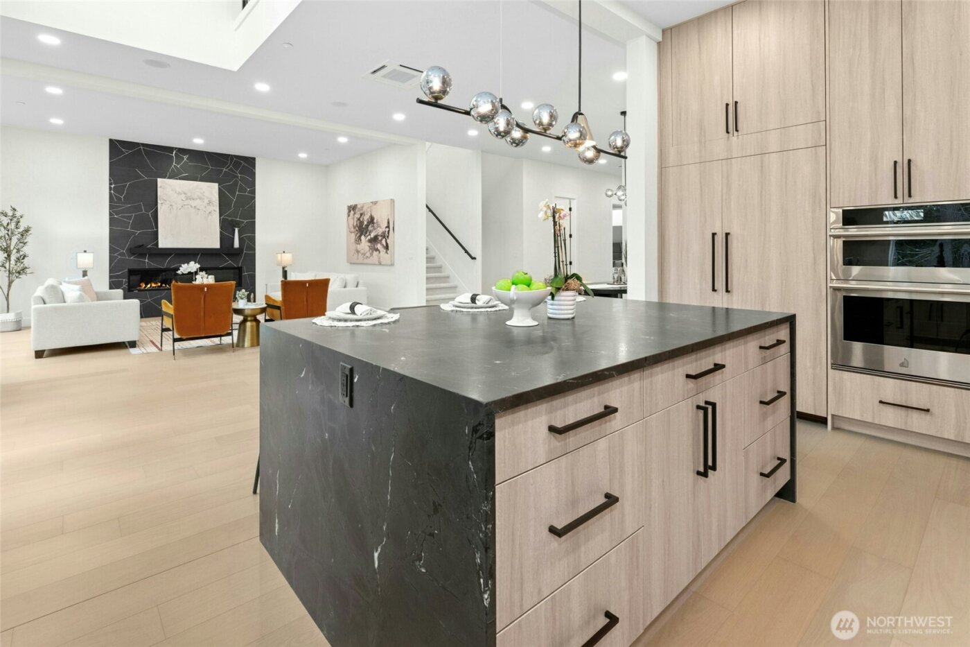 24257 SE 26th Place , Sammamish, WA 98075