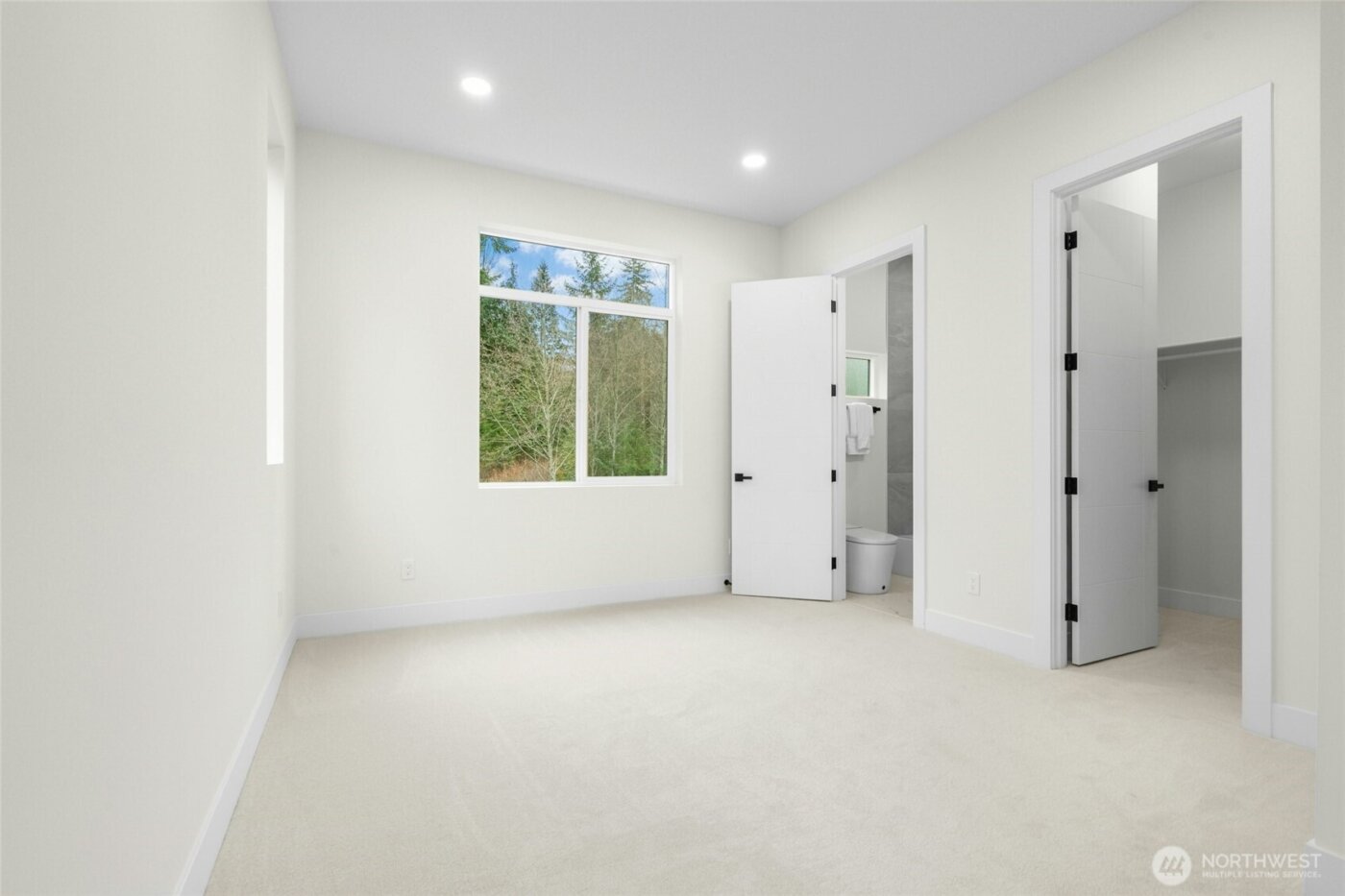 24257 SE 26th Place , Sammamish, WA 98075