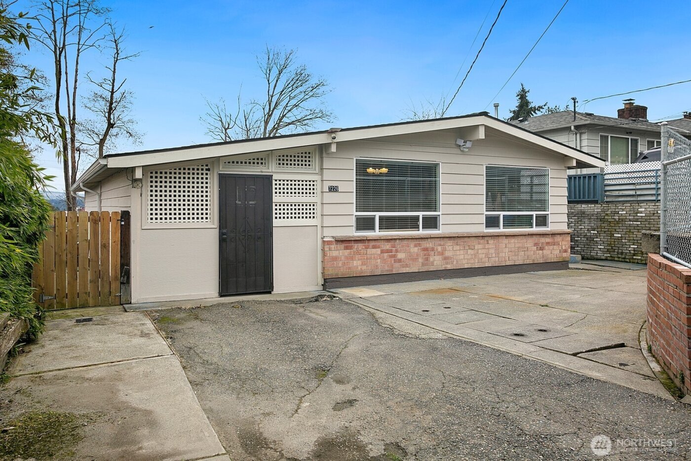 7226 33rd Avenue S, Seattle, WA 98118-3508