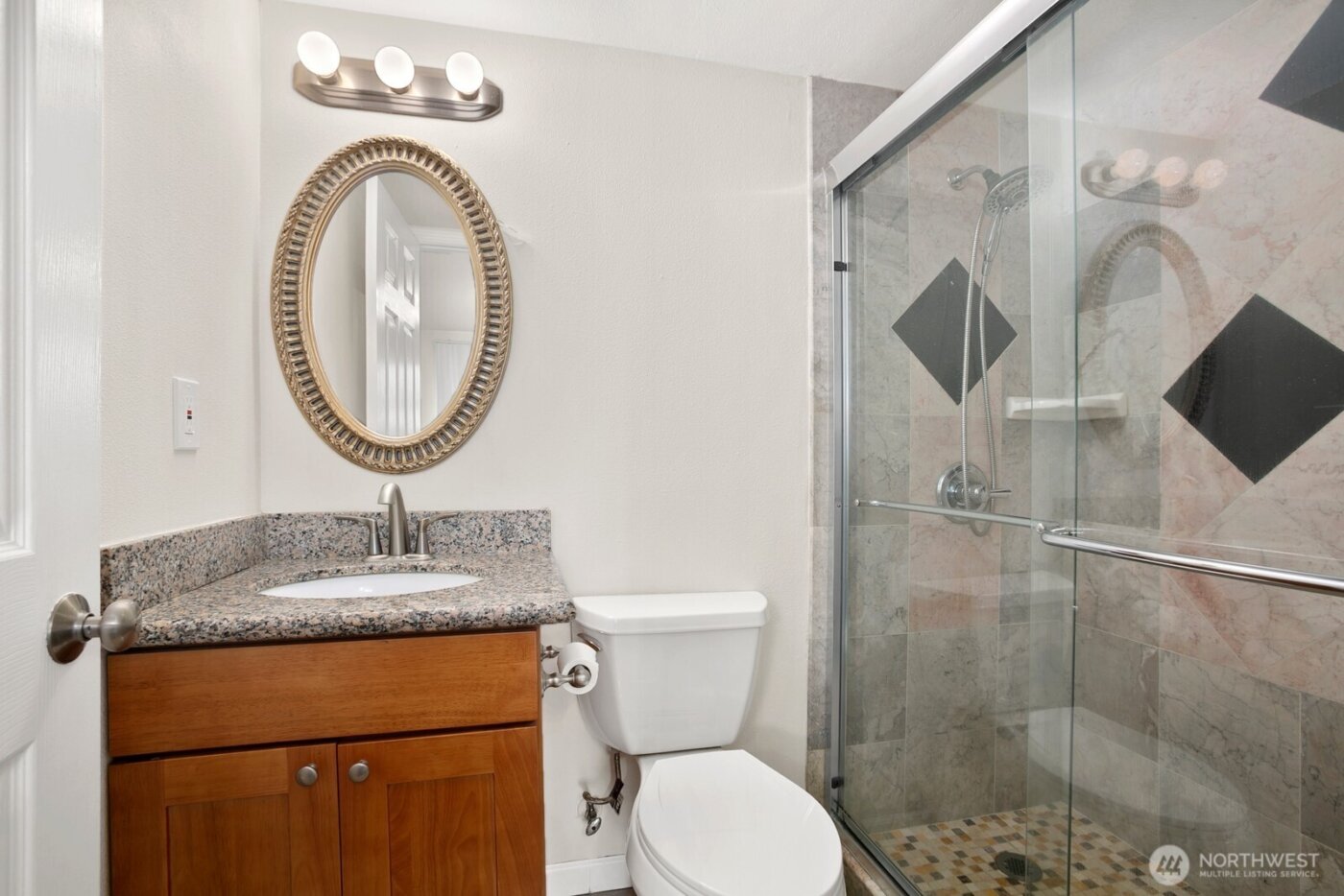 7226 33rd Avenue S, Seattle, WA 98118-3508