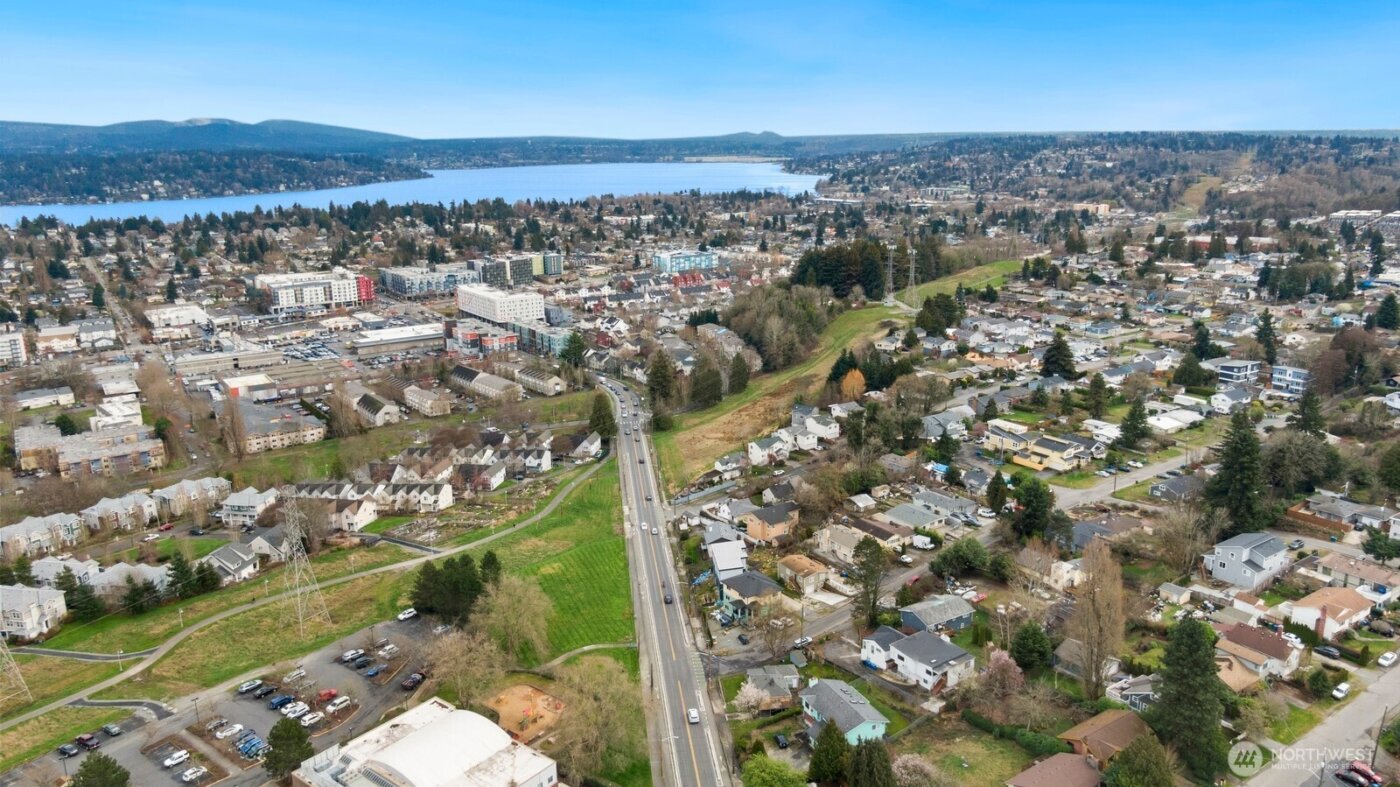 7226 33rd Avenue S, Seattle, WA 98118-3508