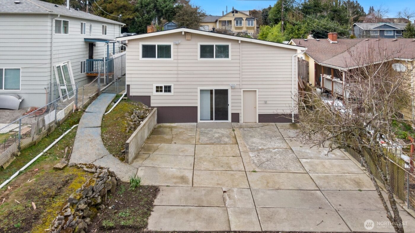 7226 33rd Avenue S, Seattle, WA 98118-3508