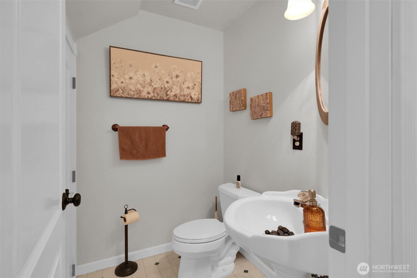 814 105th Street S, Tacoma, WA 98444