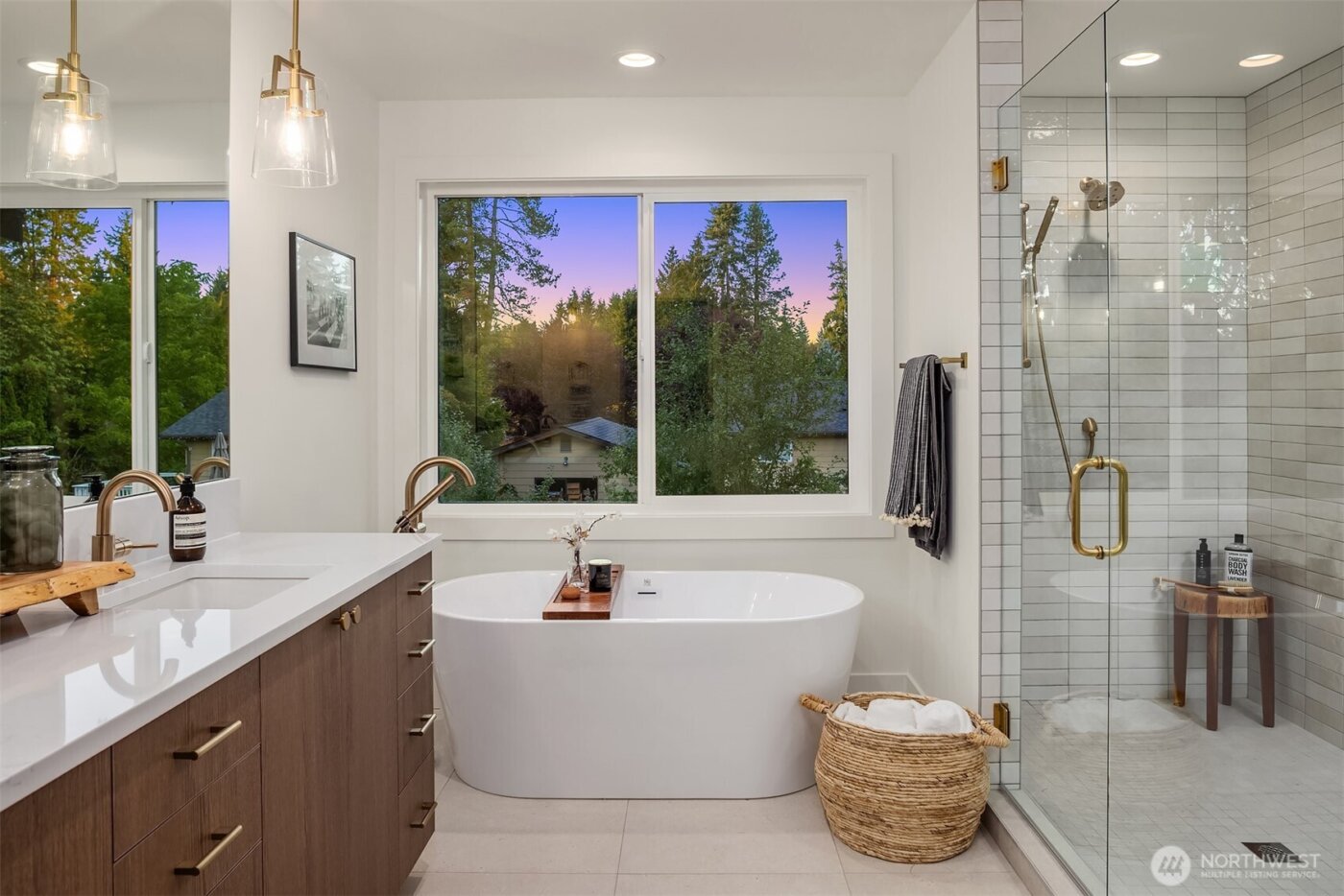 13662 NE 101st Street , Kirkland, WA 98033