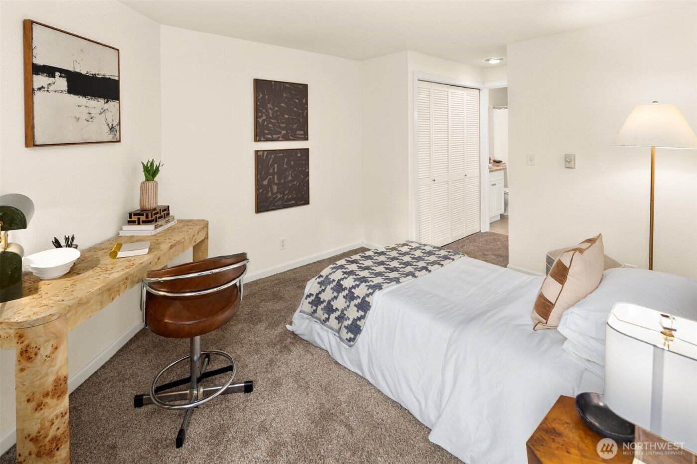 5901 Phinney Avenue N #206, Seattle, WA 98103