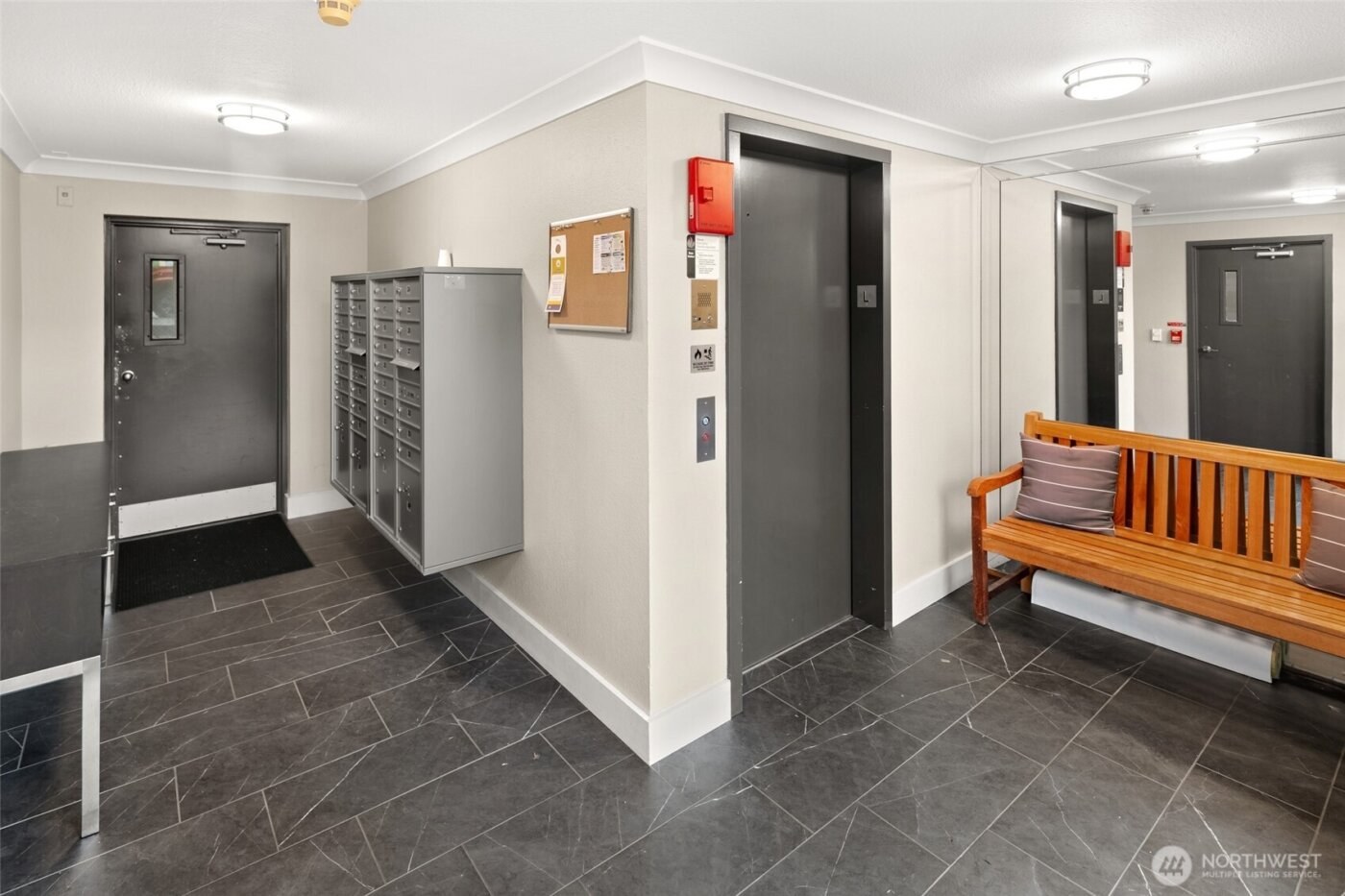 5901 Phinney Avenue N #206, Seattle, WA 98103