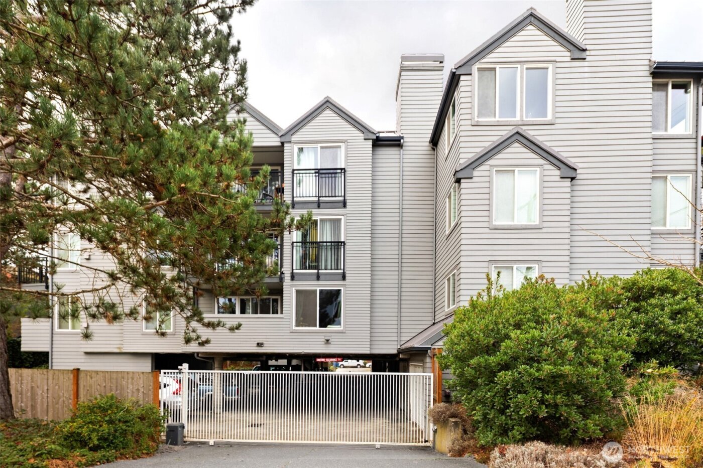 5901 Phinney Avenue N #206, Seattle, WA 98103