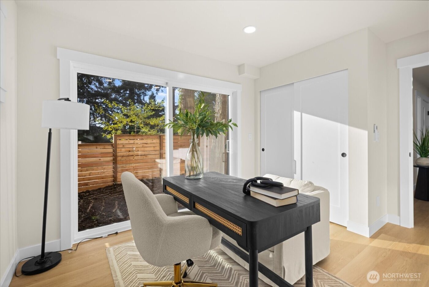 14308 Roslyn Place N, Seattle, WA 98133