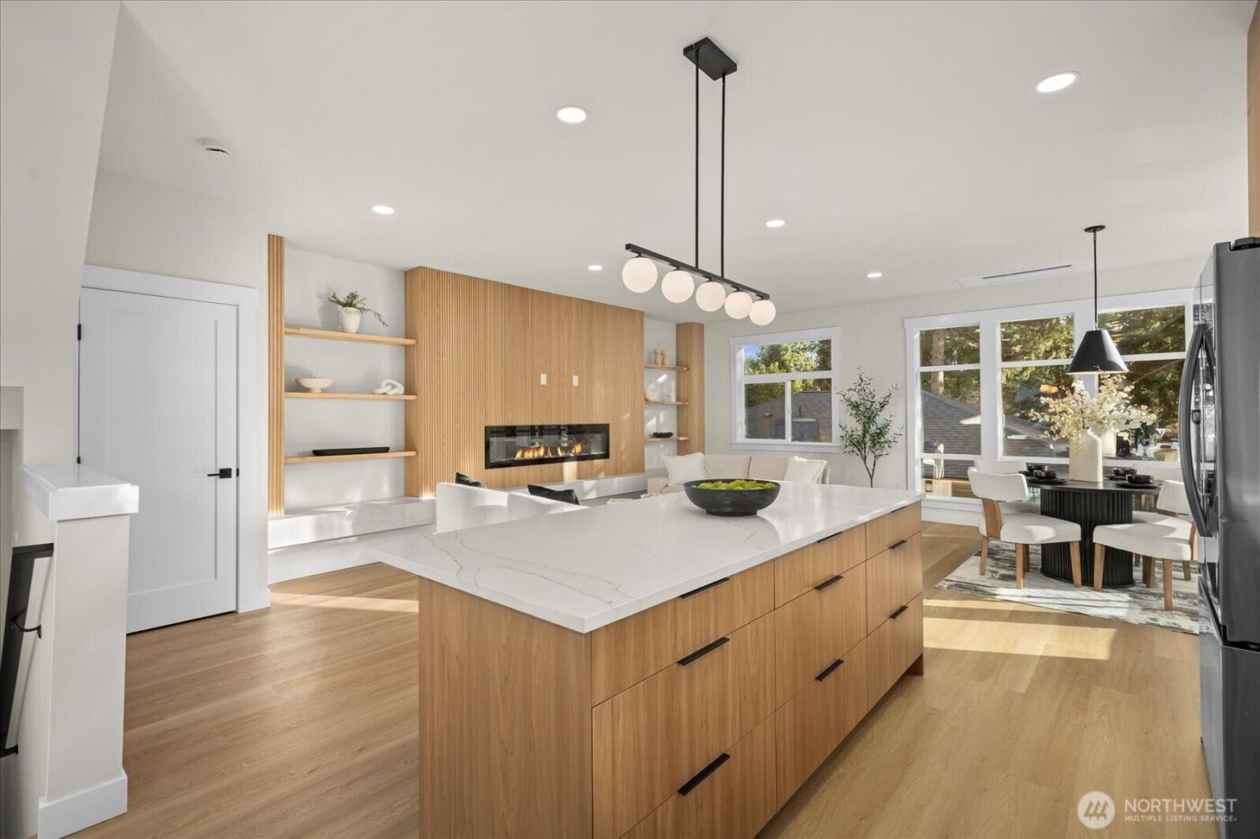 14308 Roslyn Place N, Seattle, WA 98133