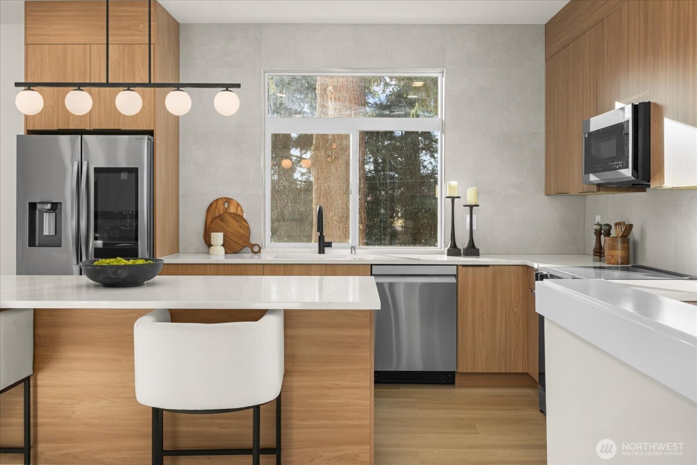 14308 Roslyn Place N, Seattle, WA 98133