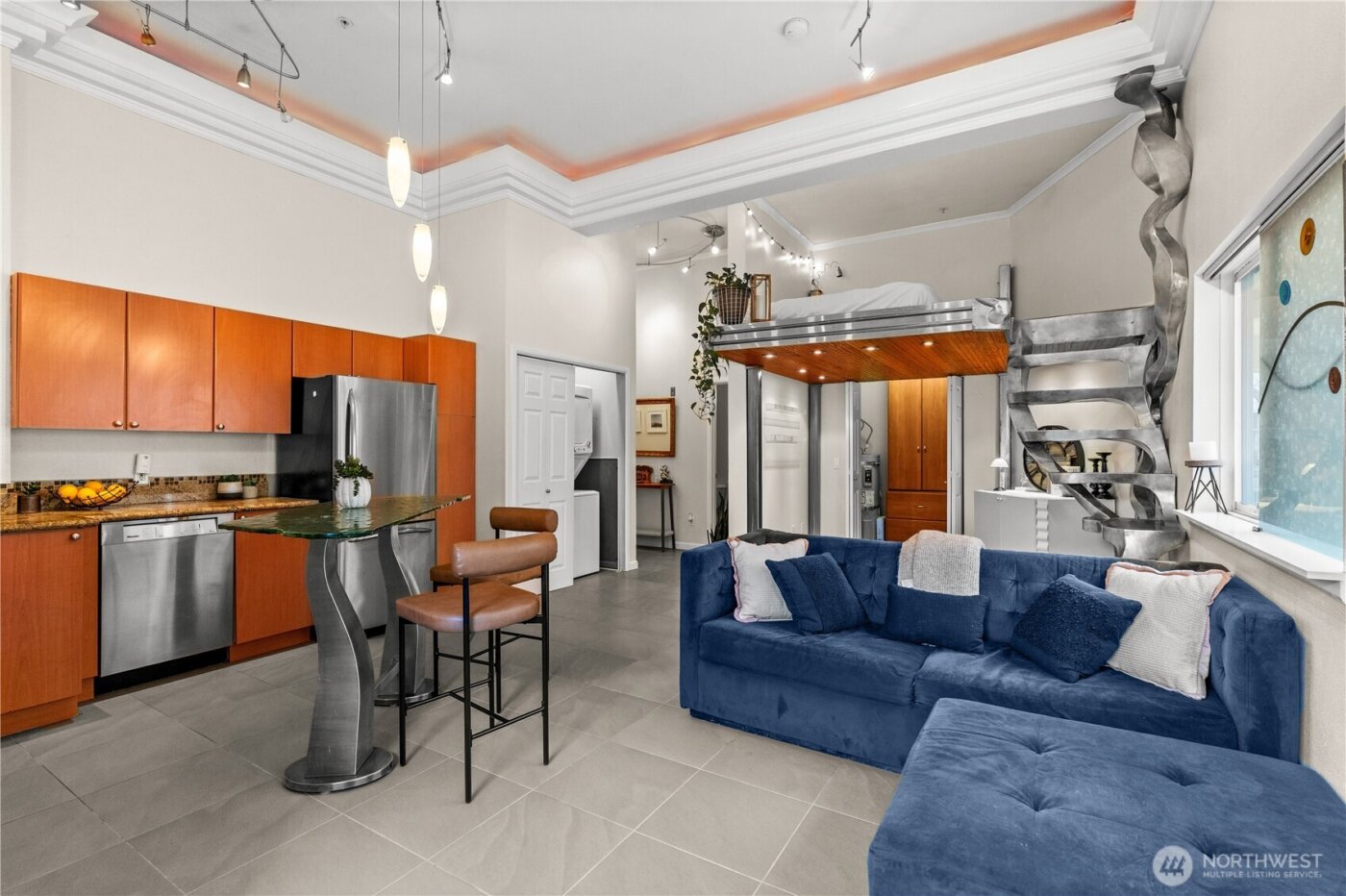 621 5th Avenue N #102, Seattle, WA 98109