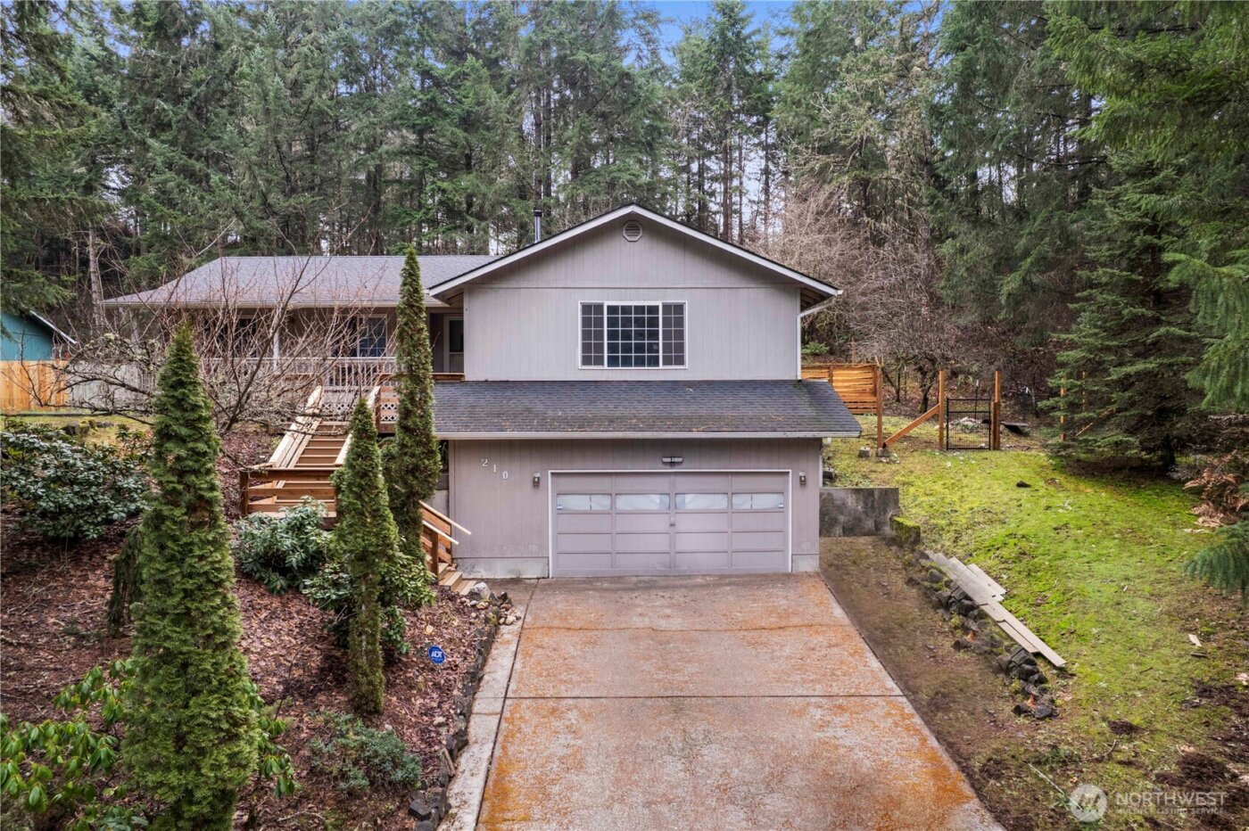 210 Country Estates Drive W, Rainier, WA 98576