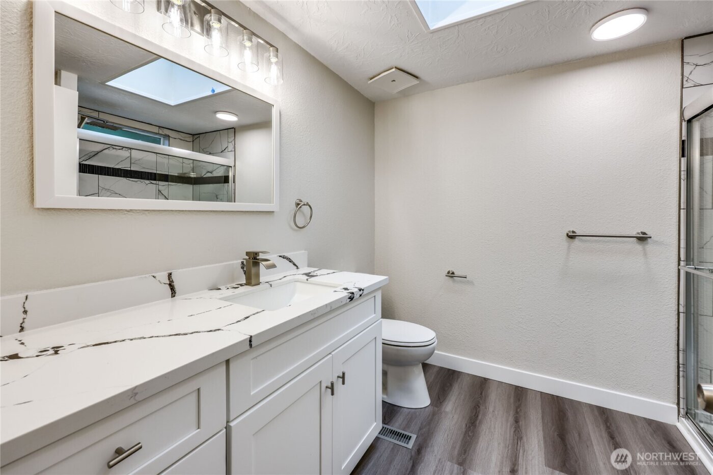 160 E Barnsby Place , Shelton, WA 98584