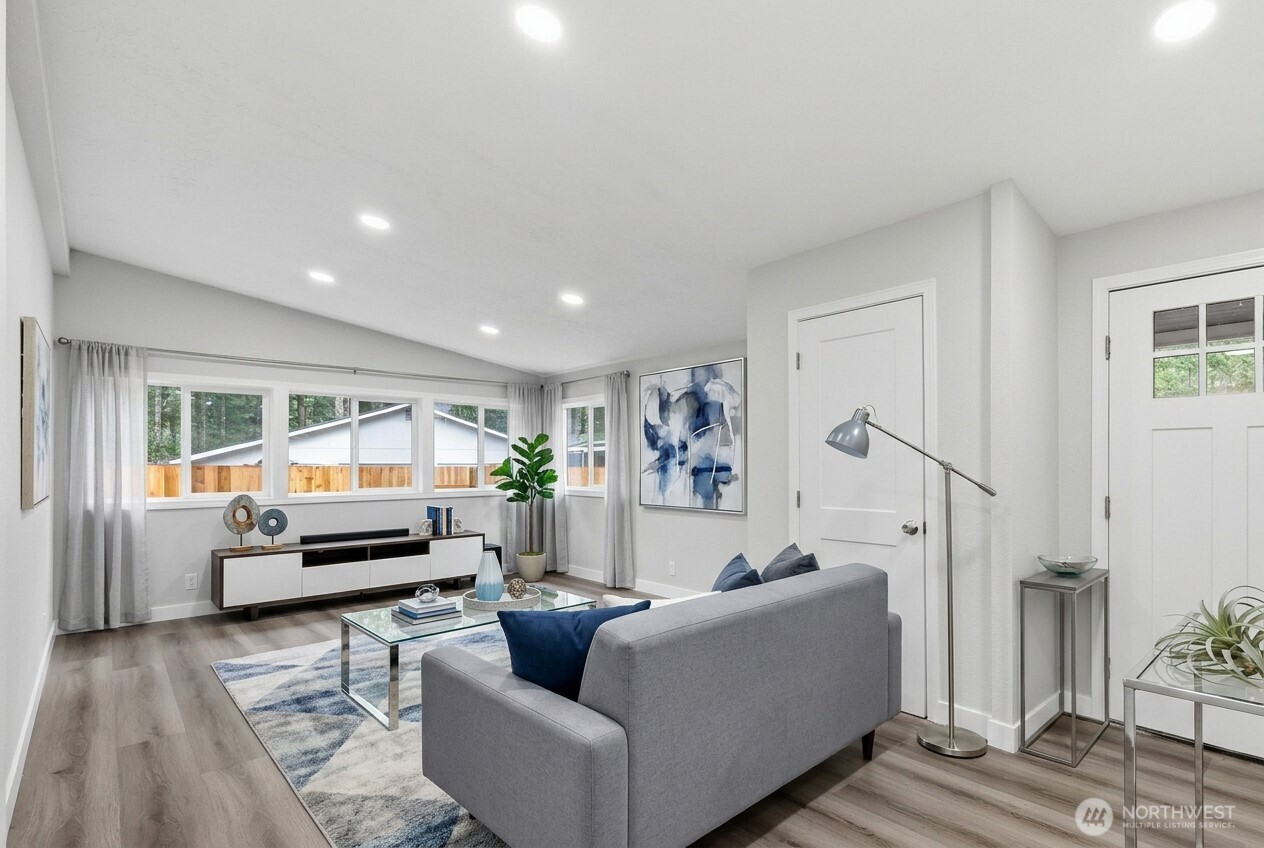 160 E Barnsby Place , Shelton, WA 98584