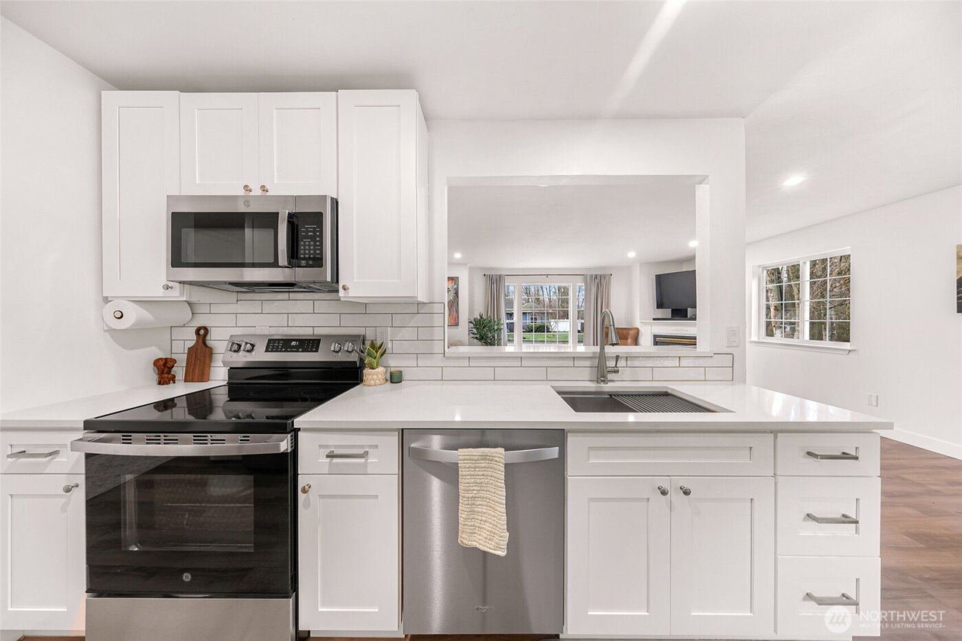 4844 Oakridge Drive , Blaine, WA 98230