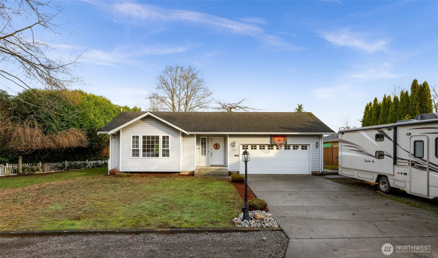 4844 Oakridge Drive , Blaine, WA 98230