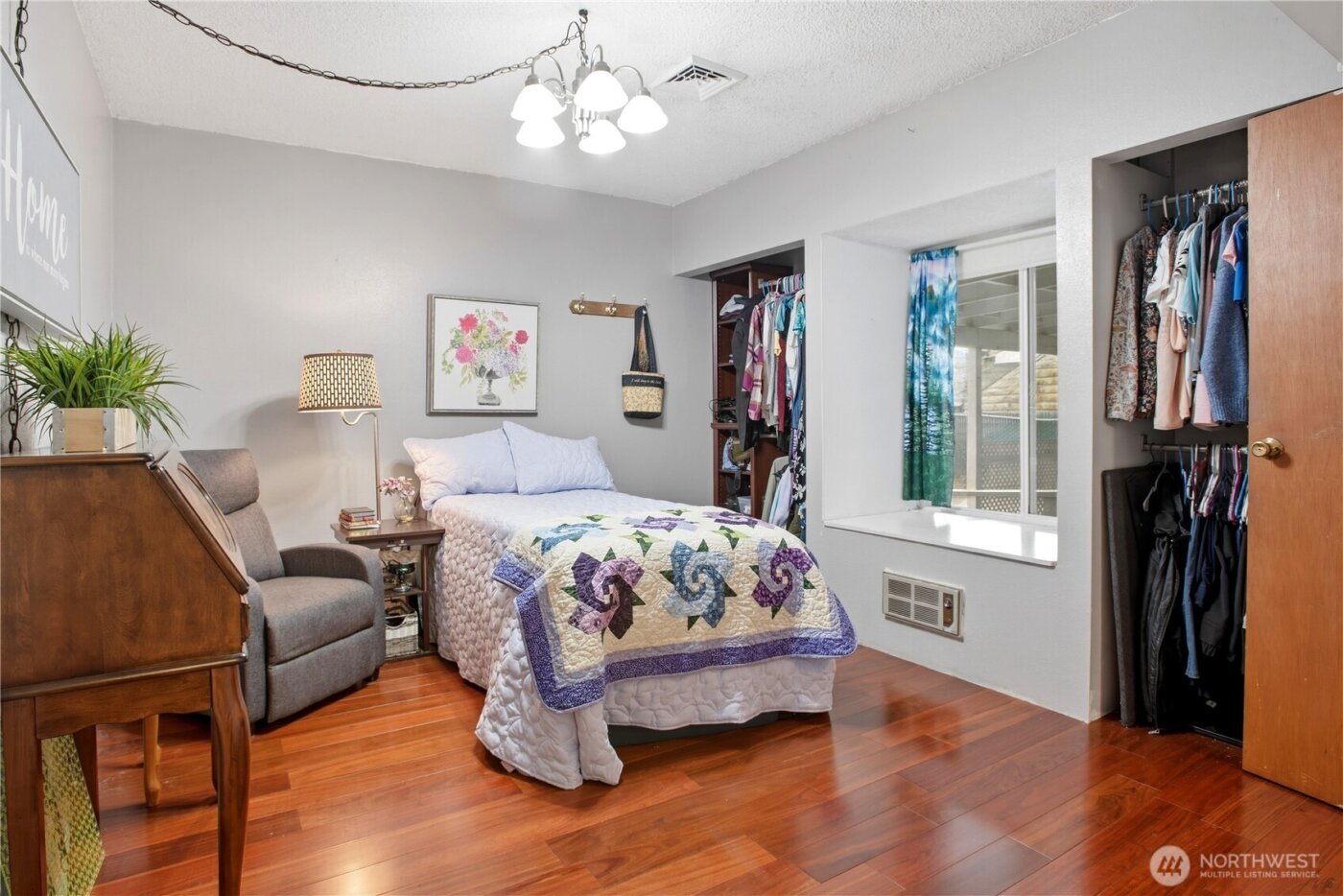 3506 Columbia Heights Road , Longview, WA 98632