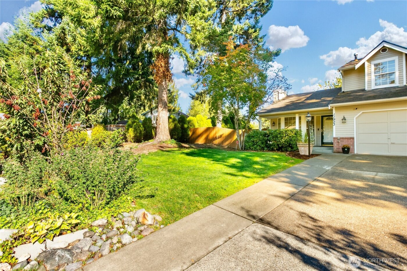 11923 207th Avenue E, Bonney Lake, WA 98391