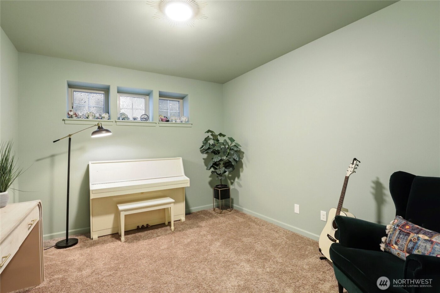 1776 Bungalow Way NE, Poulsbo, WA 98370