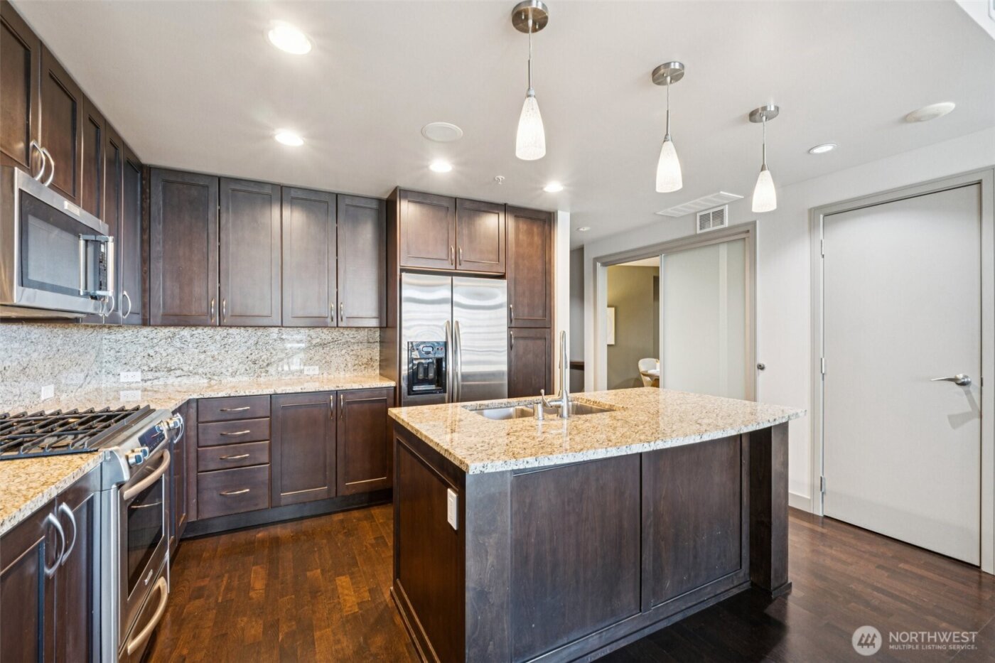10650 NE 9th Place #1423, Bellevue, WA 98004