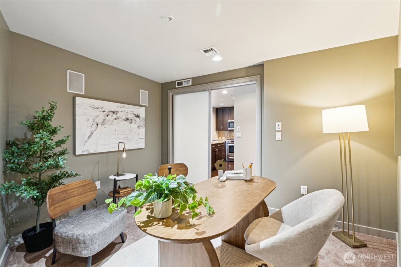 10650 NE 9th Place #1423, Bellevue, WA 98004