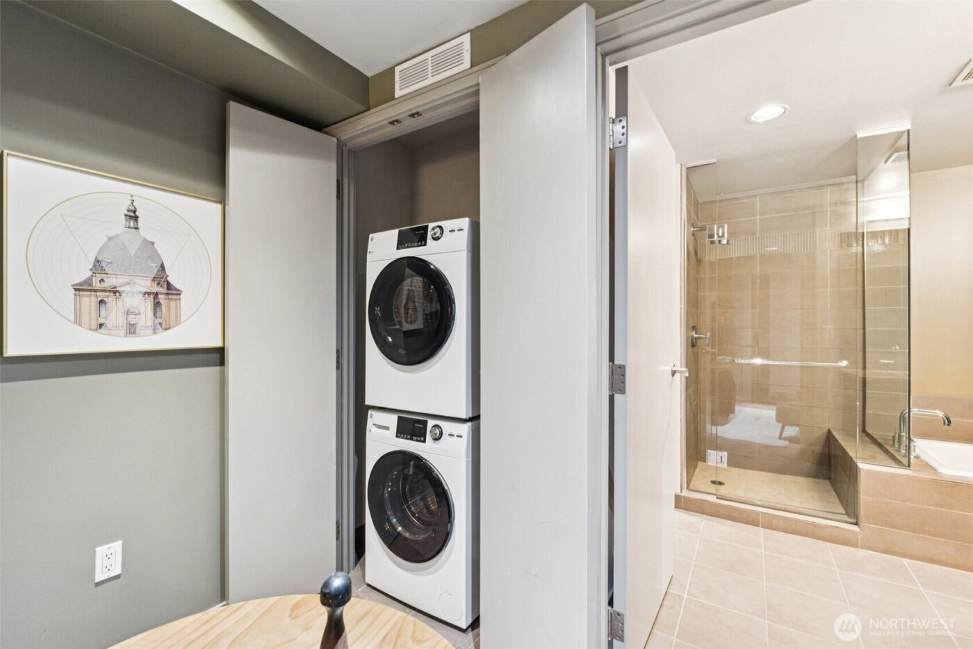 10650 NE 9th Place #1423, Bellevue, WA 98004