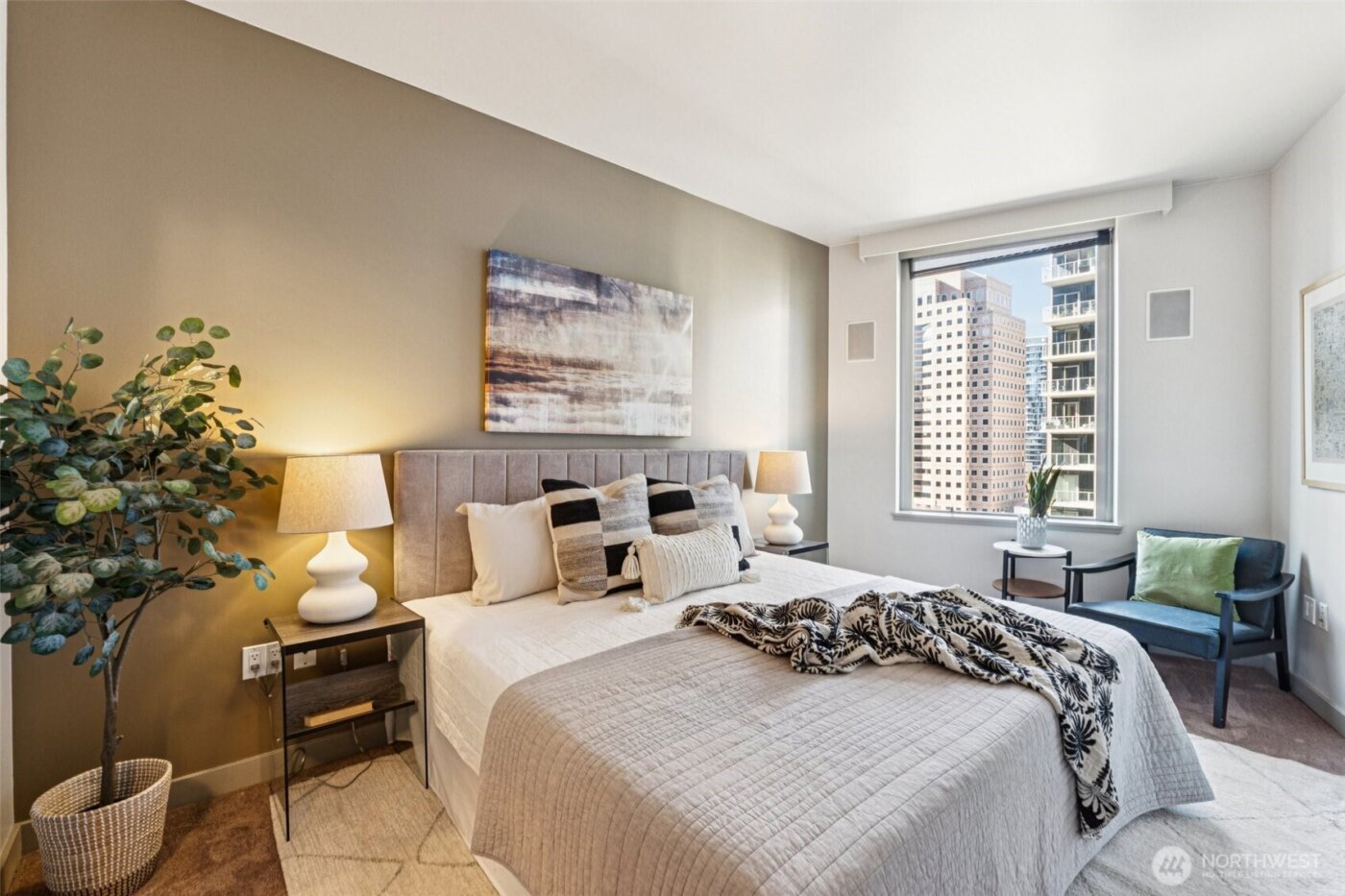 10650 NE 9th Place #1423, Bellevue, WA 98004
