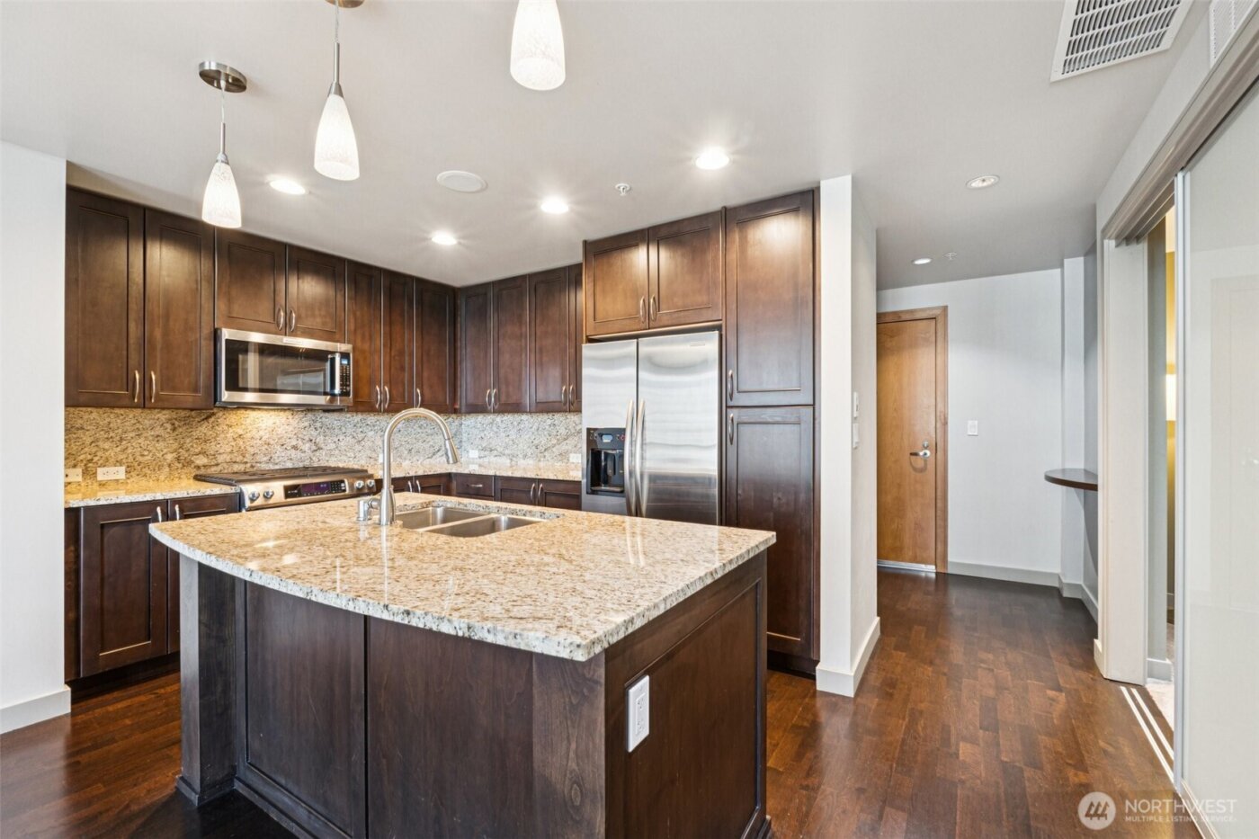 10650 NE 9th Place #1423, Bellevue, WA 98004