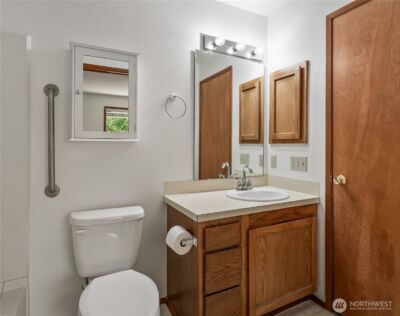 18910 Bothell Everett HWY #H2, Bothell, WA 98012 - Photo 23