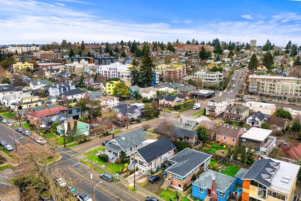 3936 Woodland Park Avenue N, Seattle, WA 98103