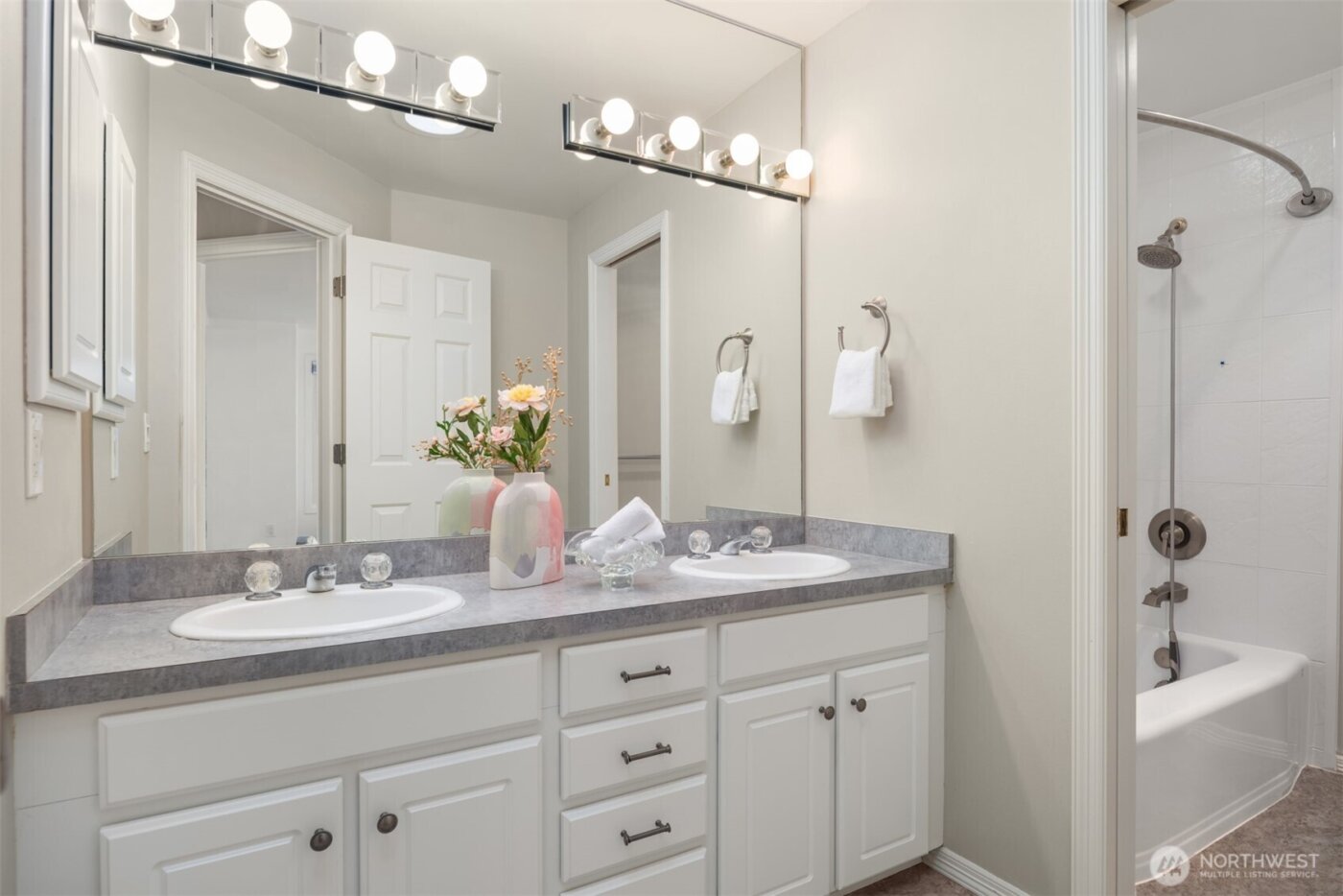 3233 241st Avenue SE, Sammamish, WA 98029