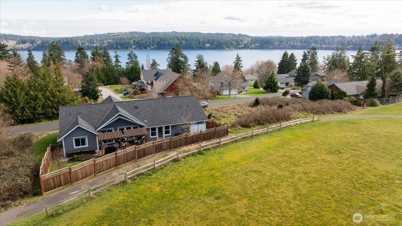 4890 Haines Road , Freeland, WA 98249