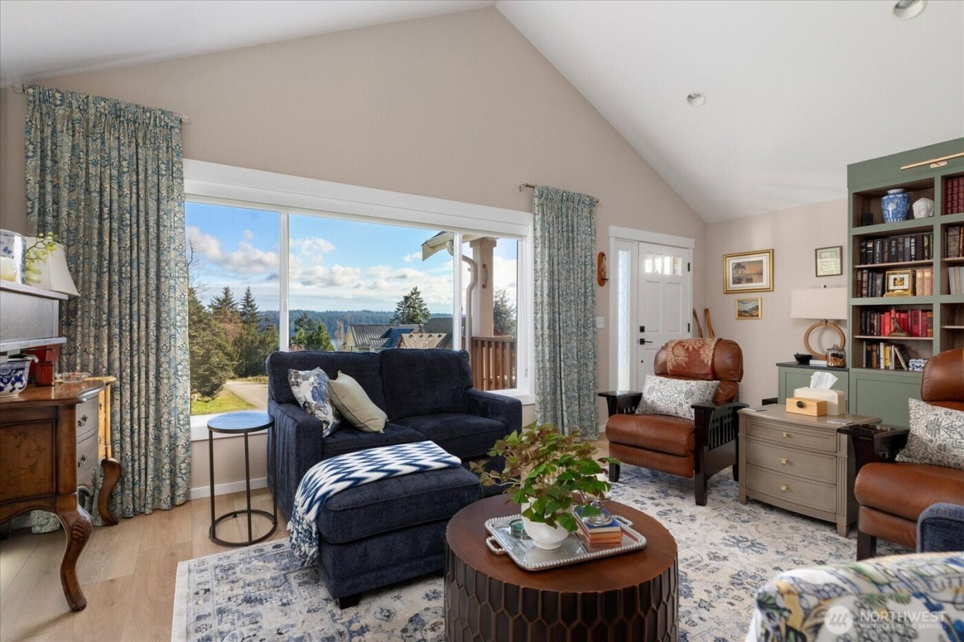 4890 Haines Road , Freeland, WA 98249