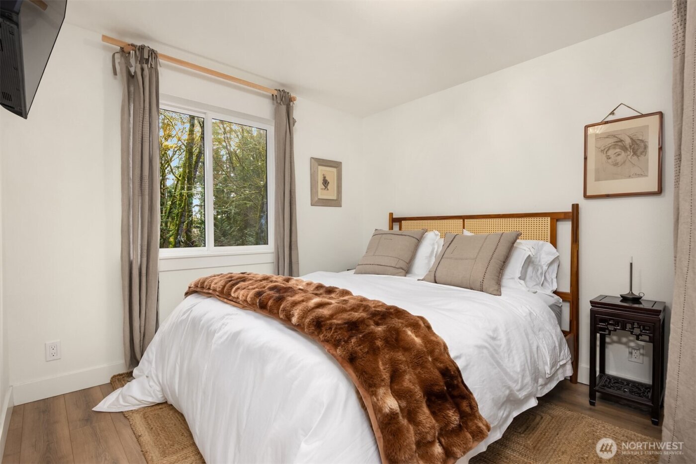 1524 Toe Jam Hill Road NE, Bainbridge Island, WA 98110