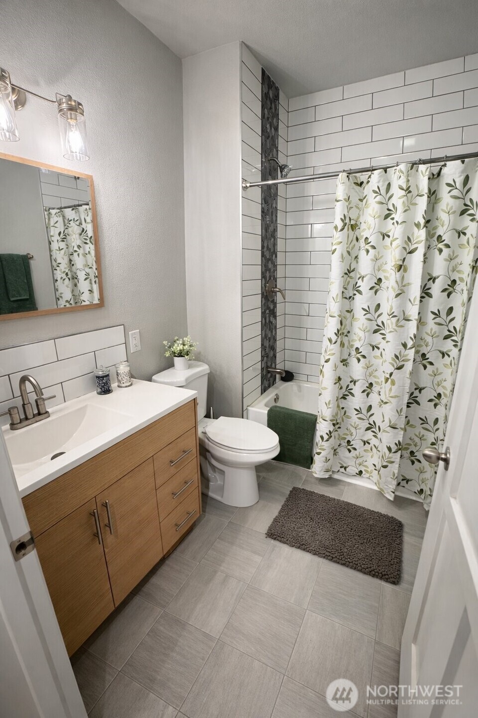 2102 S 12th Street , Tacoma, WA 98405