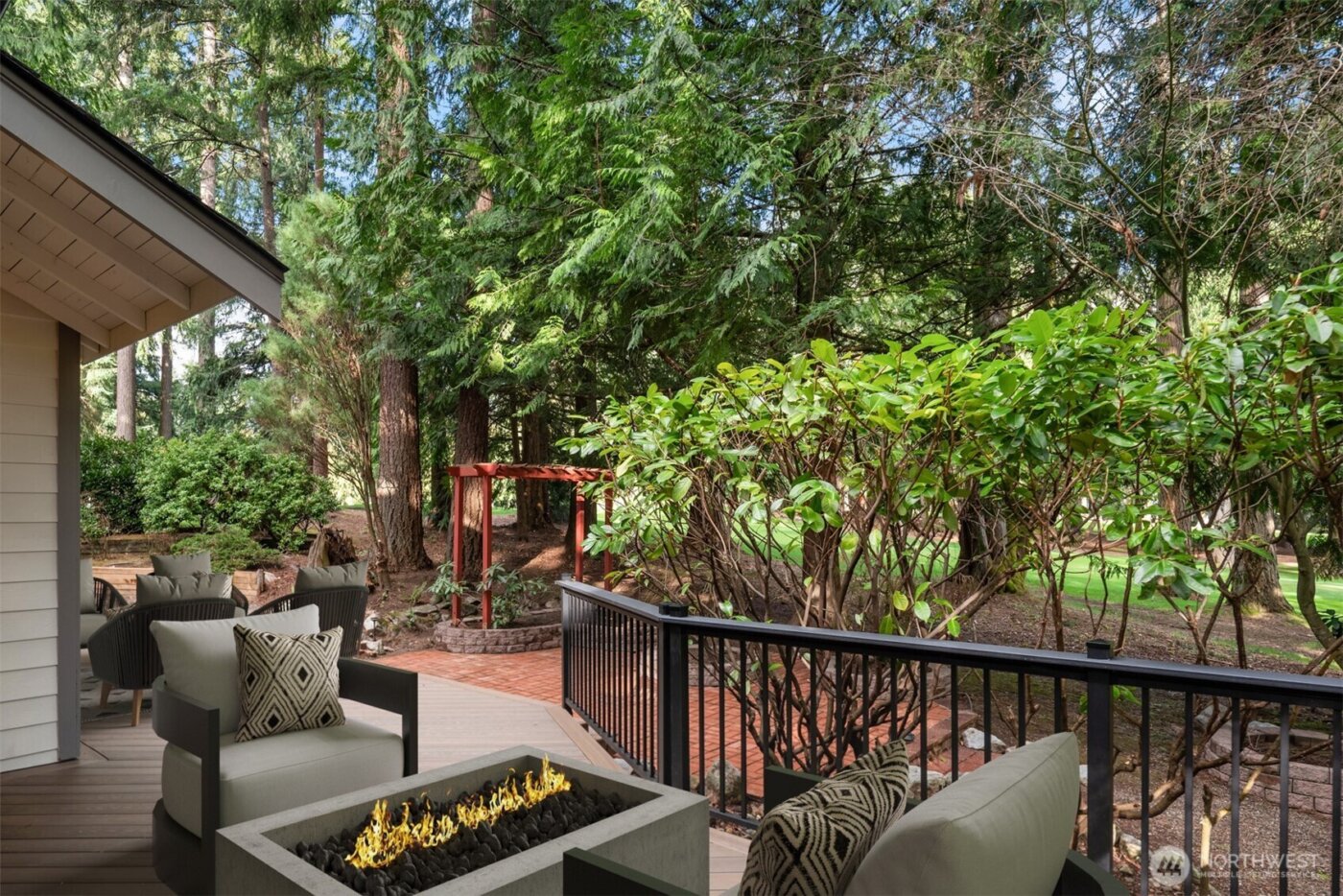 2048 213th Avenue NE, Sammamish, WA 98074