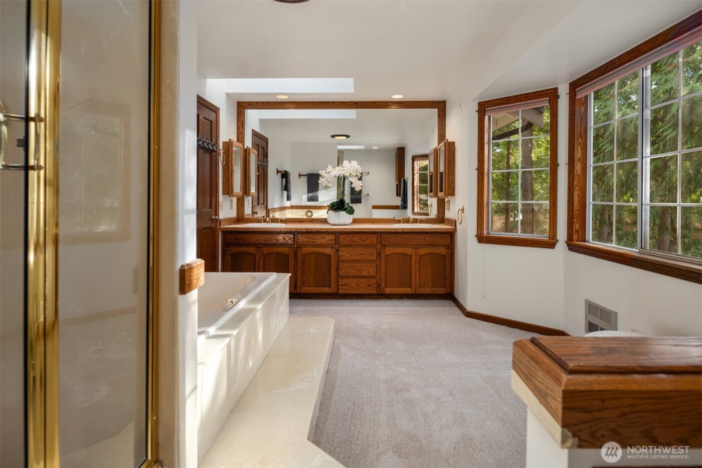 2048 213th Avenue NE, Sammamish, WA 98074
