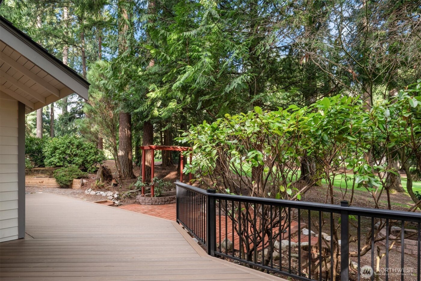 2048 213th Avenue NE, Sammamish, WA 98074