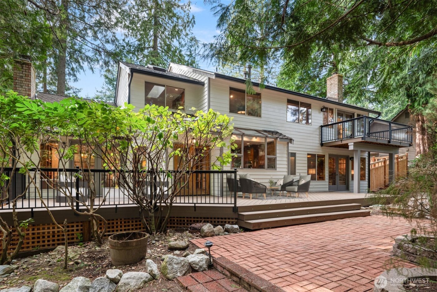 2048 213th Avenue NE, Sammamish, WA 98074